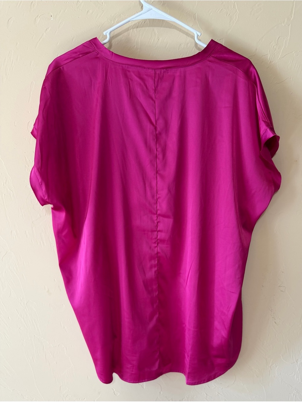 JODIFL Magenta V-Neck Pocket Short Sleeve Tee - Picture 2 of 4